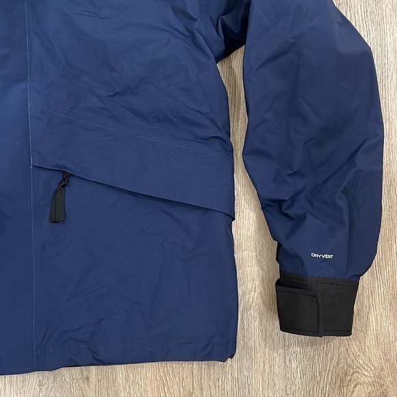The North Face Blue and Black Jacket - Picture 4 of 13